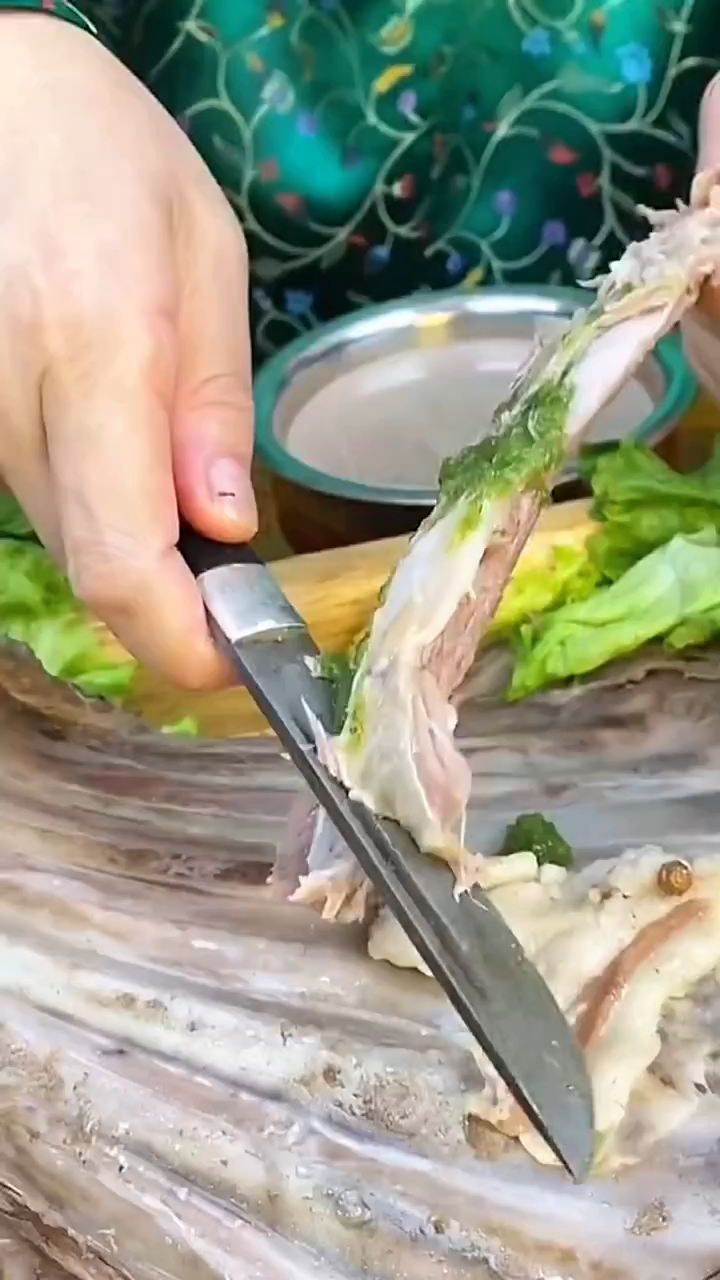 内蒙古草原韭菜花,蘸上大羊排好极了