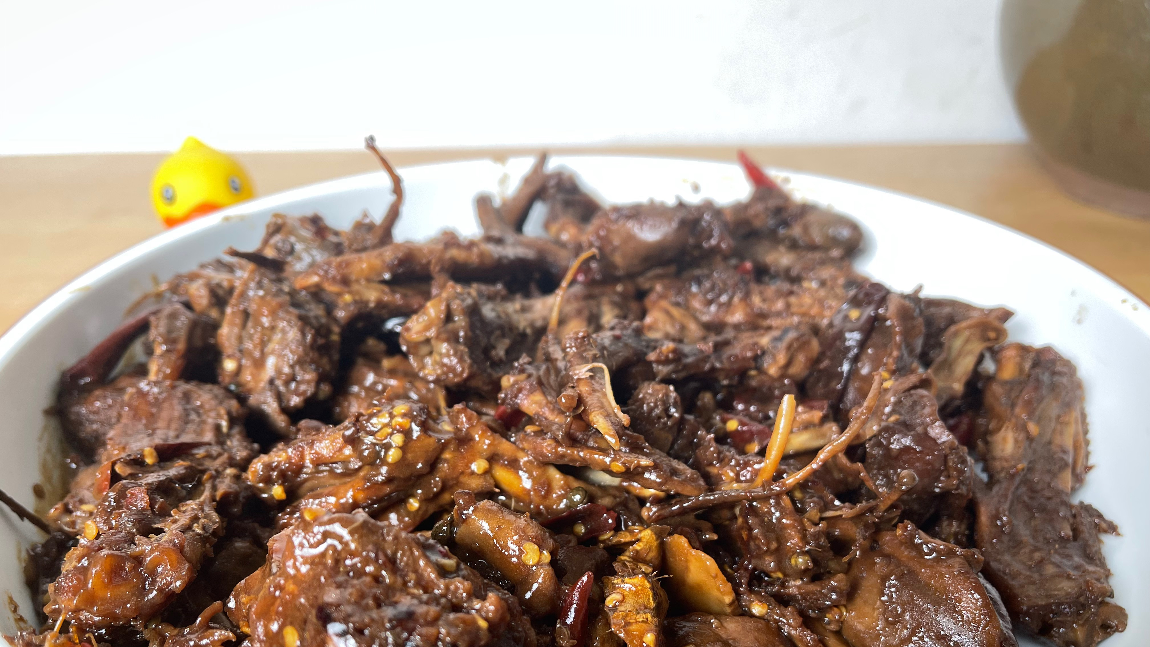 在家做一大锅周黑鸭,甜辣鲜香味道好极了!