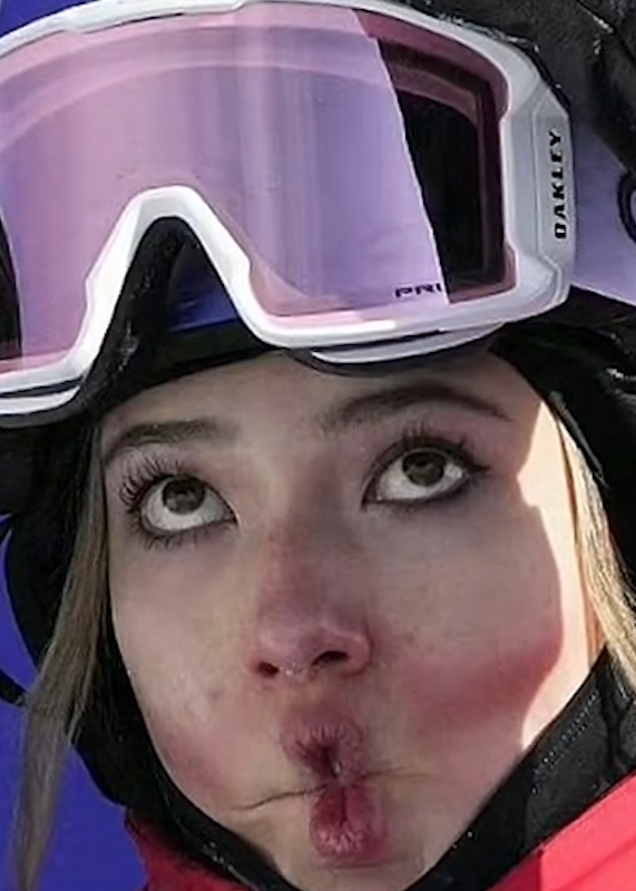 奥运冠军谷爱凌在直播连麦时回忆金鱼嘴表情包是怎么出现的