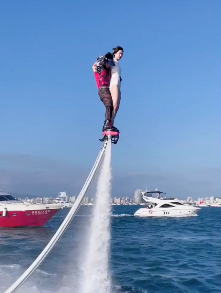 水上飞人小姐大赛 美女们太勇敢了,三亚海上娱乐-度小视