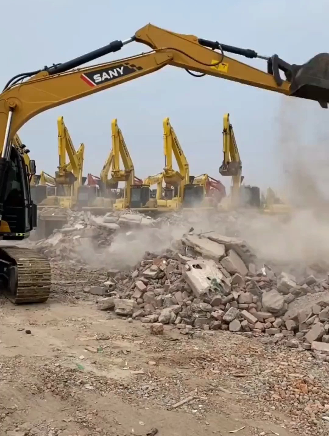 挖掘机第一视角,现场施工