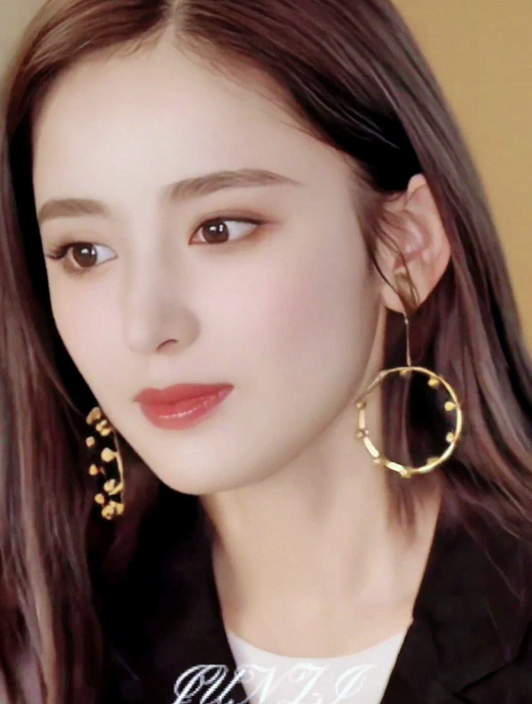 镜头下的古力娜扎,美的让人窒息,什么神仙颜值啊-度小视