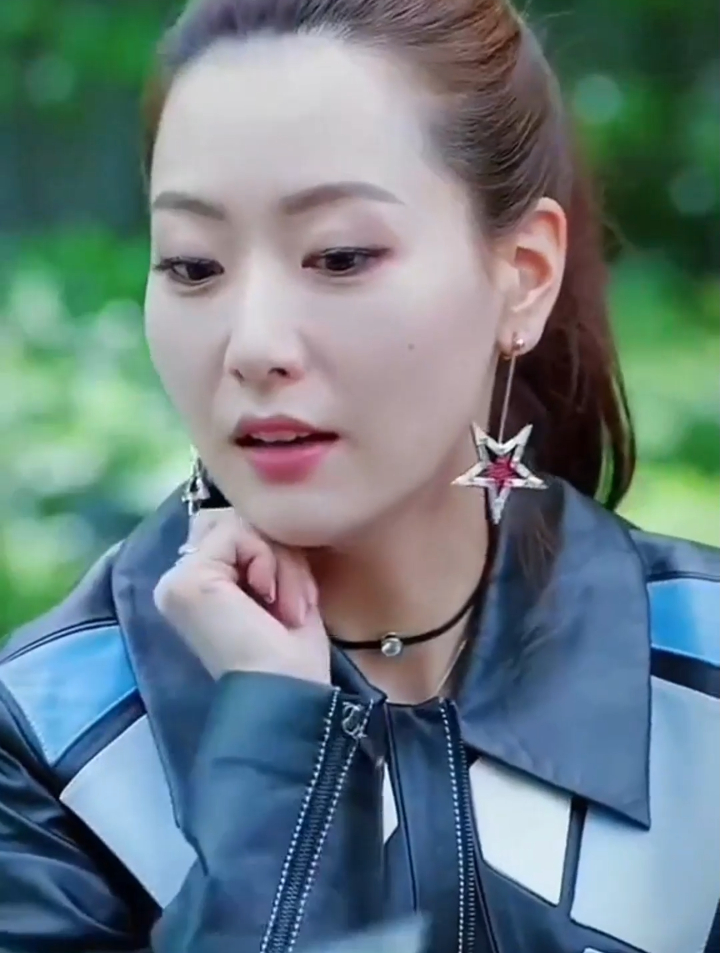 白冰,皮衣靓女,太清纯了