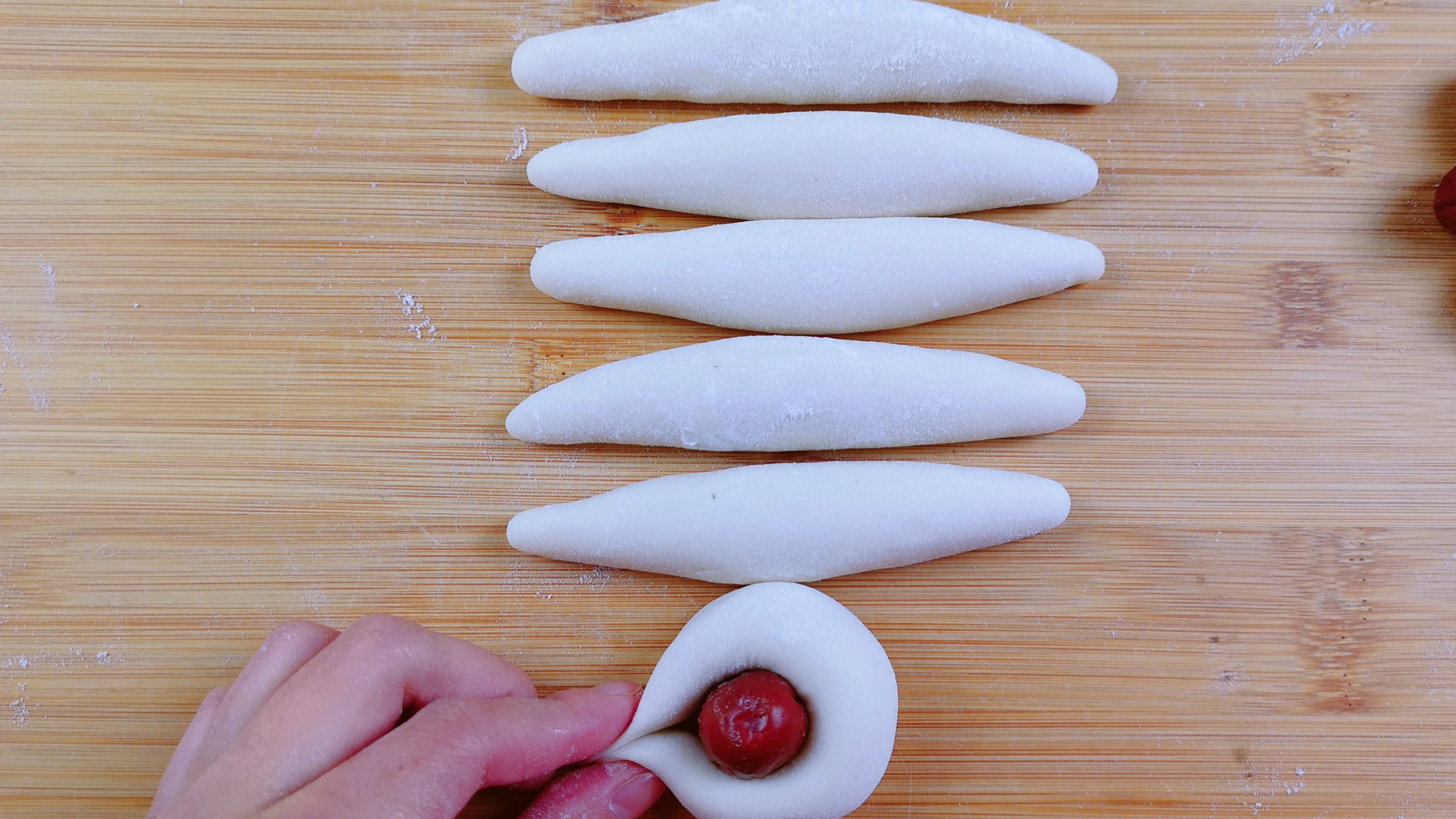 几根面条,一把红枣,一起来做枣花馒头