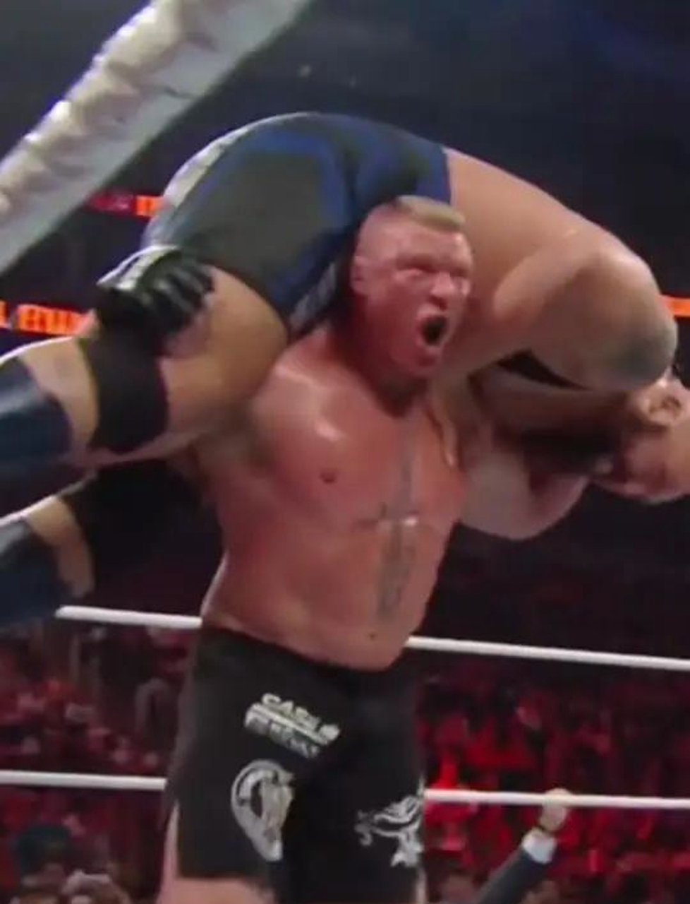 wwe摔角精彩回放,猛兽大布吊打大秀哥,必杀技f5拿下胜利