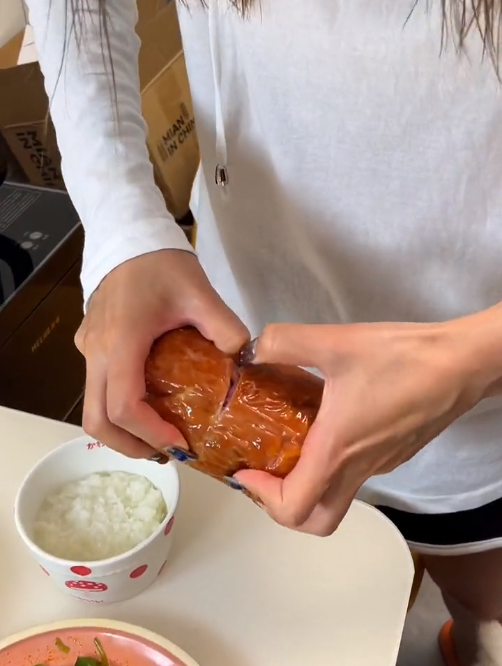 这大火腿吃着太过瘾了 火腿 五营大火腿 一点不腻 热热也不