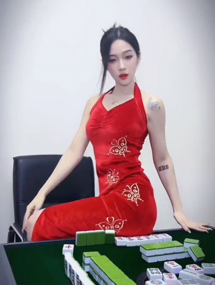 这样胡牌气势大点小麻将解心宽和这样的女生打麻将晚上还回家吗?