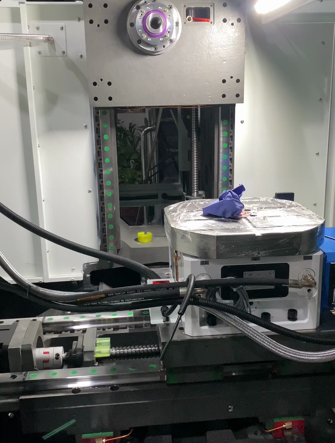 455卧式加工中心,内冷标配70公斤,32把冈田圆盘式刀库