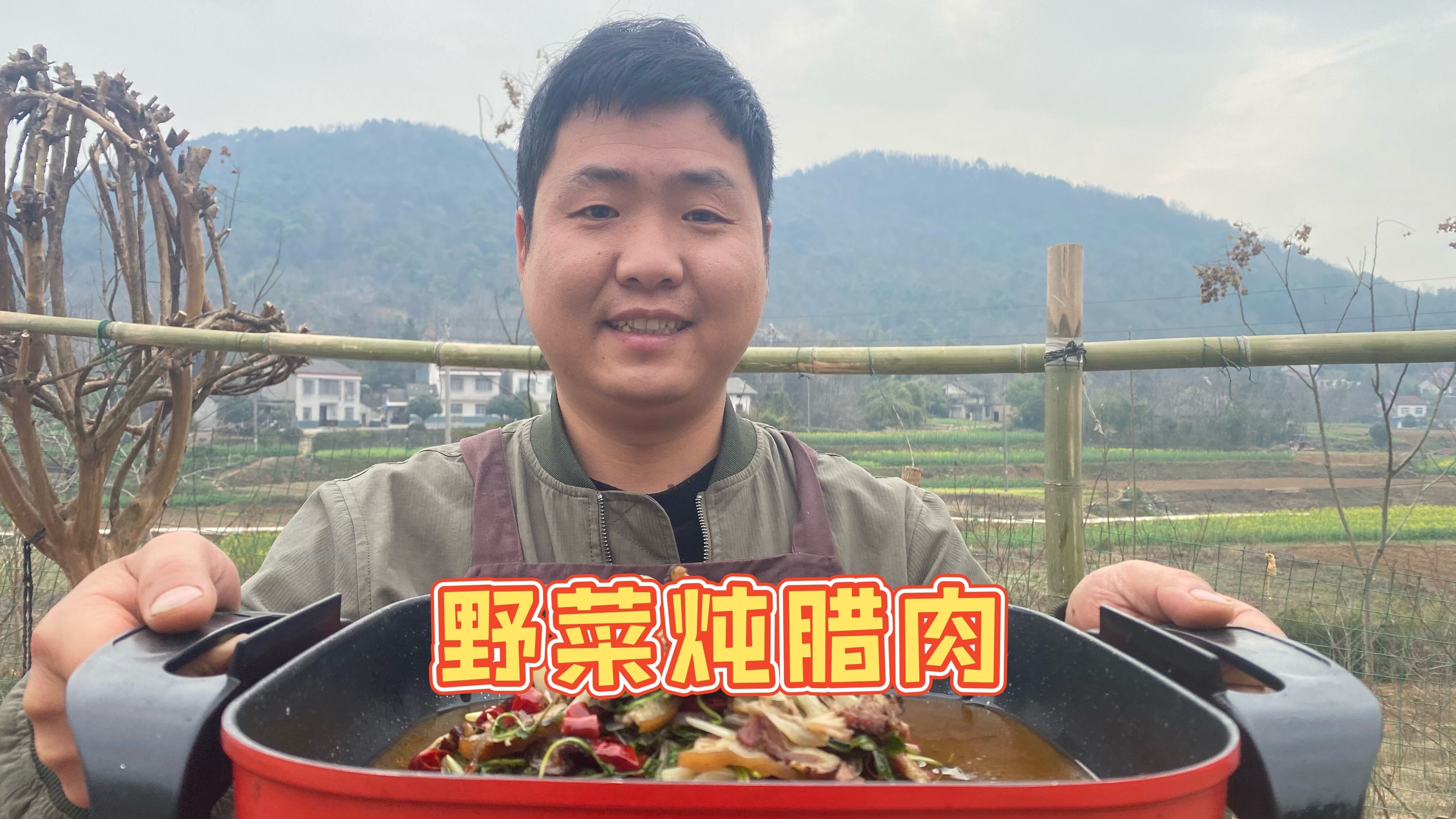 挖了满满一筐野菜回家炖腊肉,这种野菜你吃过吗?