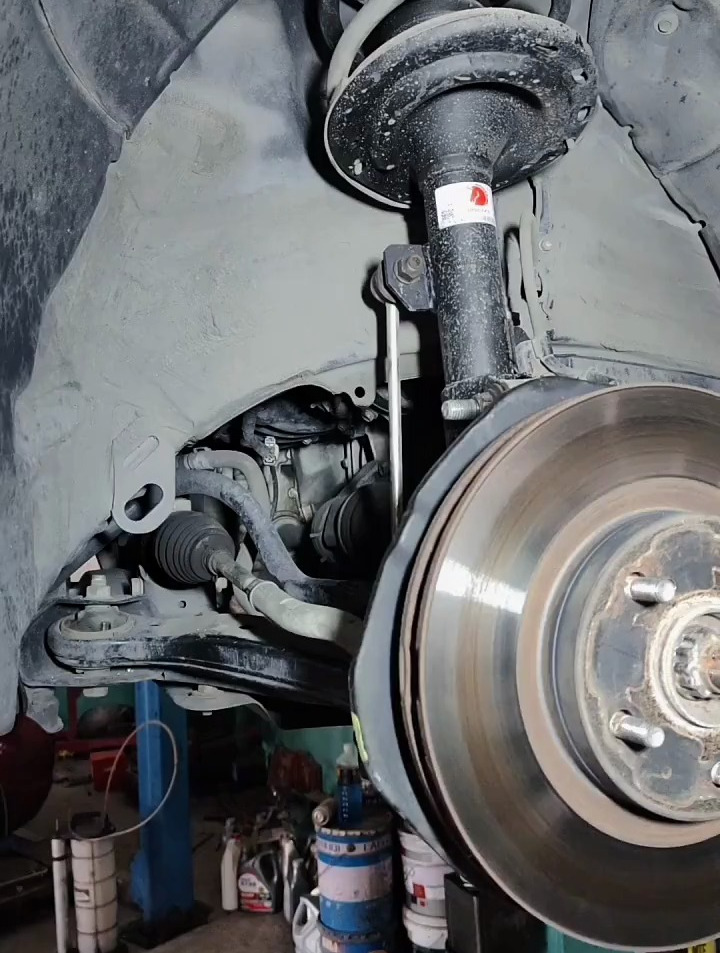 丰田凯美瑞底盘异响专业讲解底盘异响