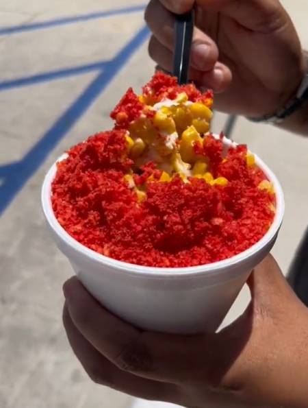 垂涎欲滴的玉米沙拉,那红色的是啥酱?-度小视