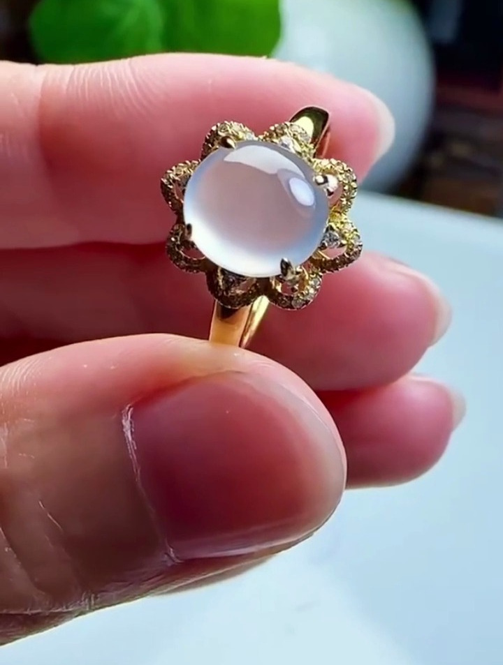 冰种起杠蛋面镶嵌戒指,18k黄金,轻奢太阳花款