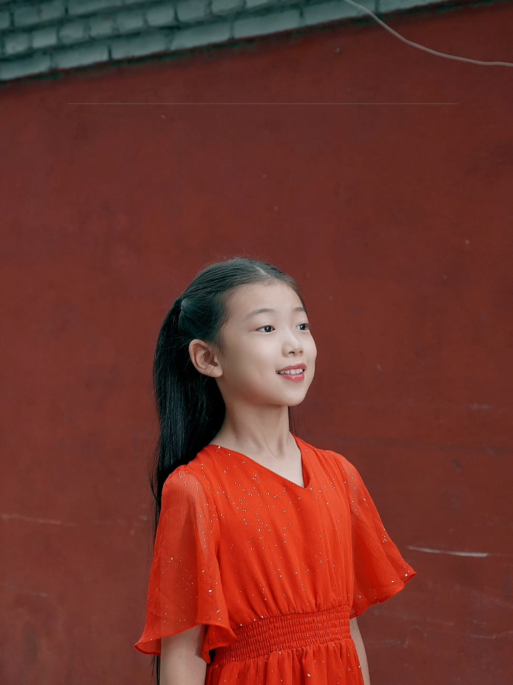 10岁女孩刘苏萱翻唱《万疆》-度小视