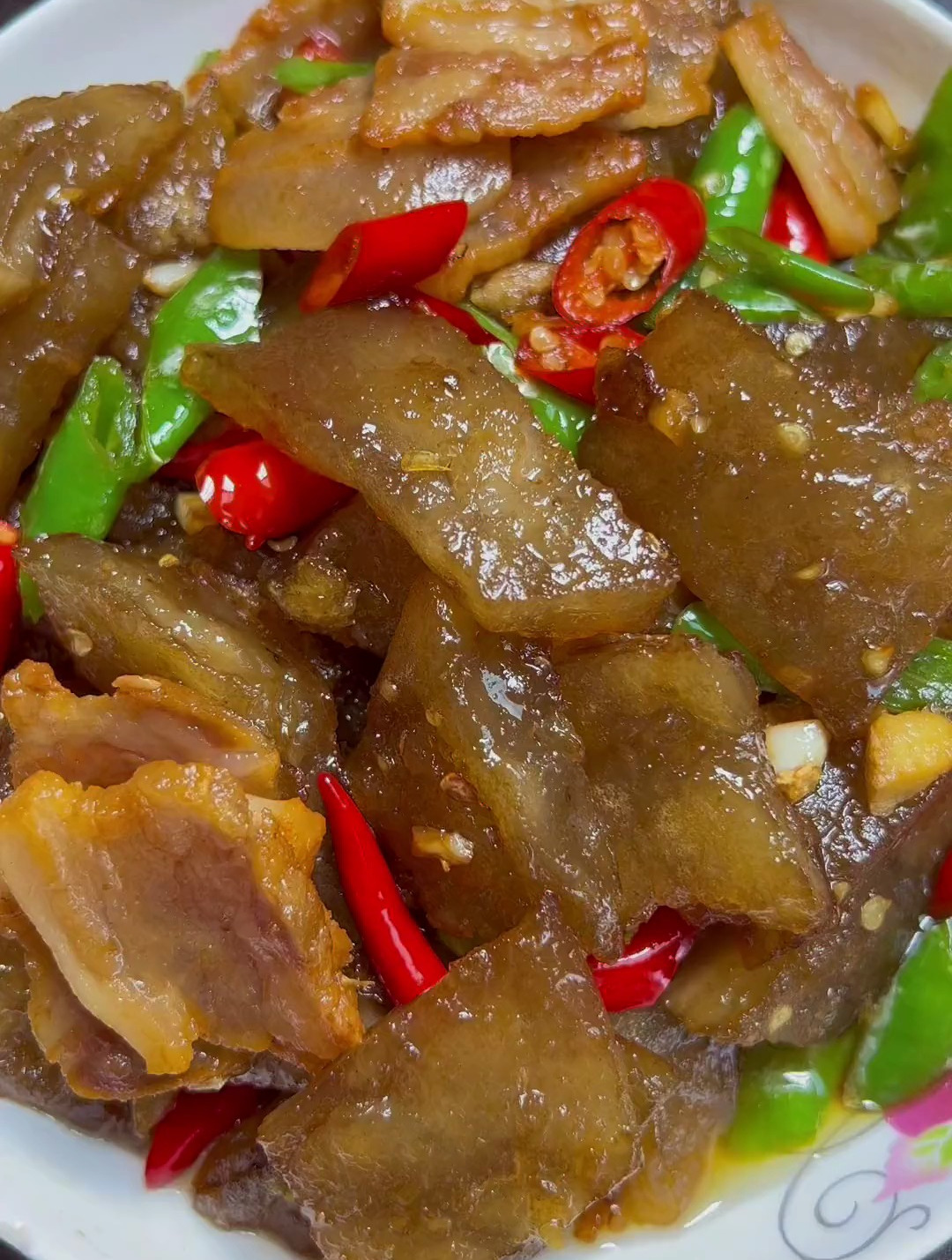 特色农家菜,红薯粉圆子,大家有吃过吗?有嚼劲,满满的家乡味