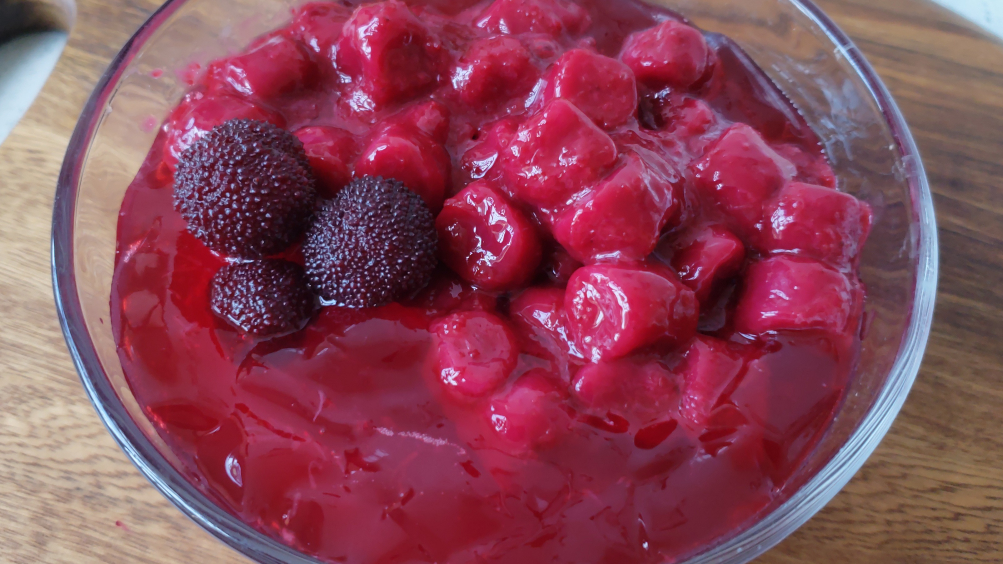 有吃不了的杨梅就试试做这个冰汤圆吧，冰凉美味，学会可以摆摊了