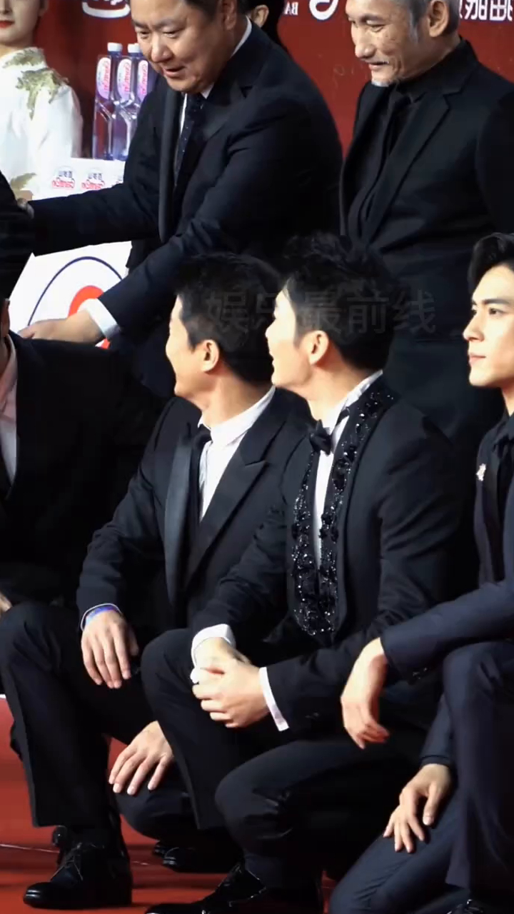 朱亚文吴京出席某活动