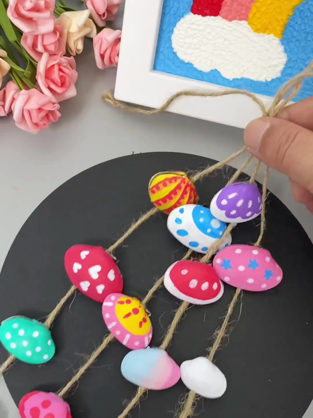 花甲壳也能做手工,和孩子一起动手做一个五彩风铃,简单又漂亮