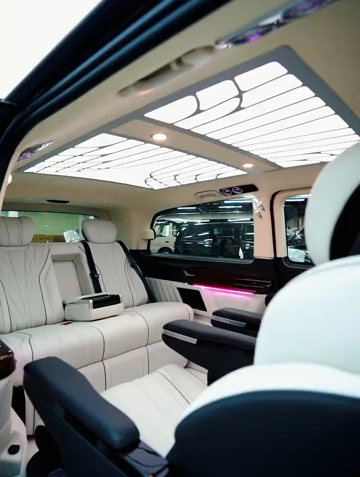 奔驰威霆汽车内饰改装威霆改装件中控深圳奔驰威霆改装