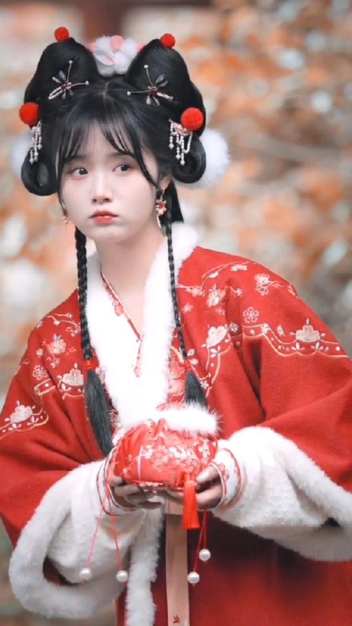 眉似新月,眉清目秀,楚楚可人的汉服美女小姐姐,你爱了吗