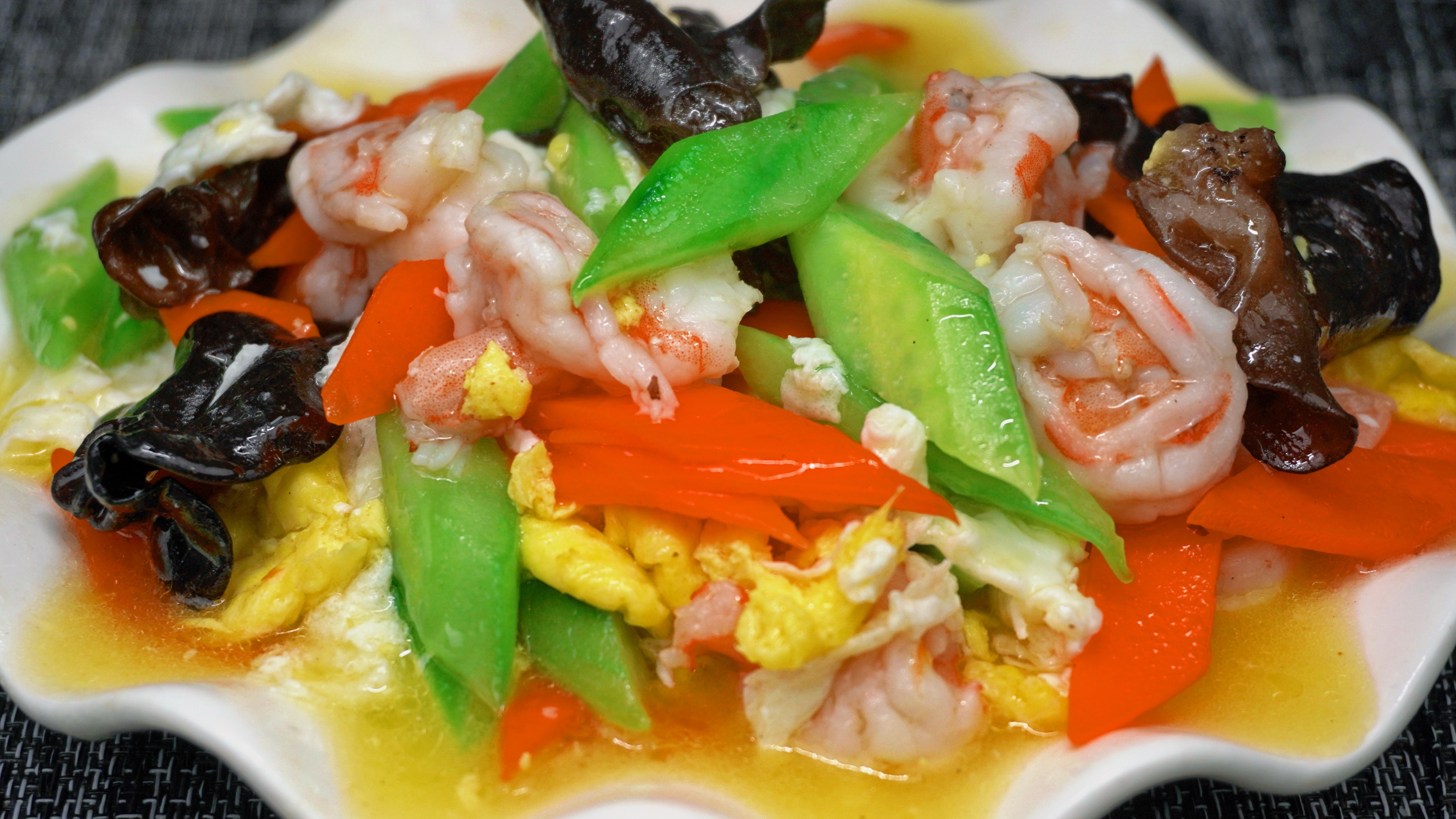 五星级酒店大厨的招牌菜,聚餐做上这样一盘,光看颜色就流口水了