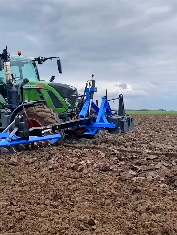 现代化农业机械,助力三农