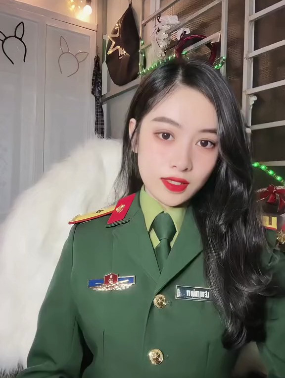 越南文工团少尉女兵,越南女孩人美歌又甜