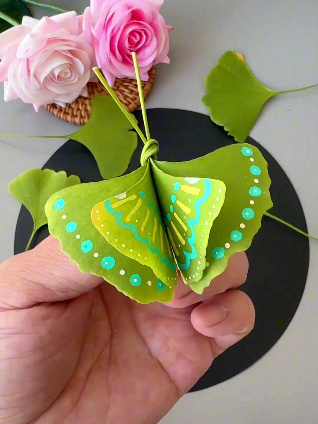 满地的银杏叶,捡两片做美丽的蝴蝶吧!幼儿园手工