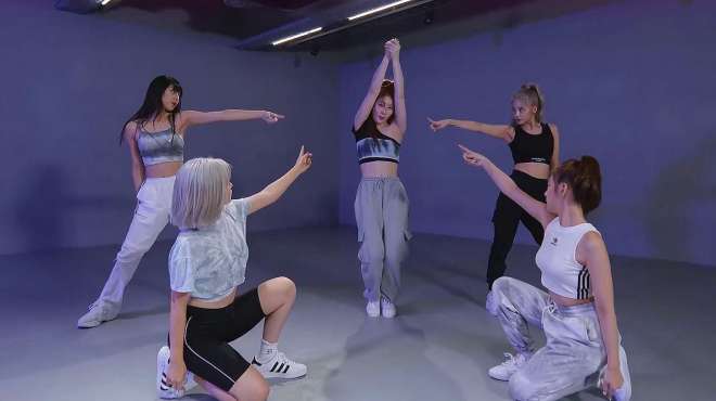 [图]ITZY《NOT SHY》舞蹈练习室公开，力度整齐度满分