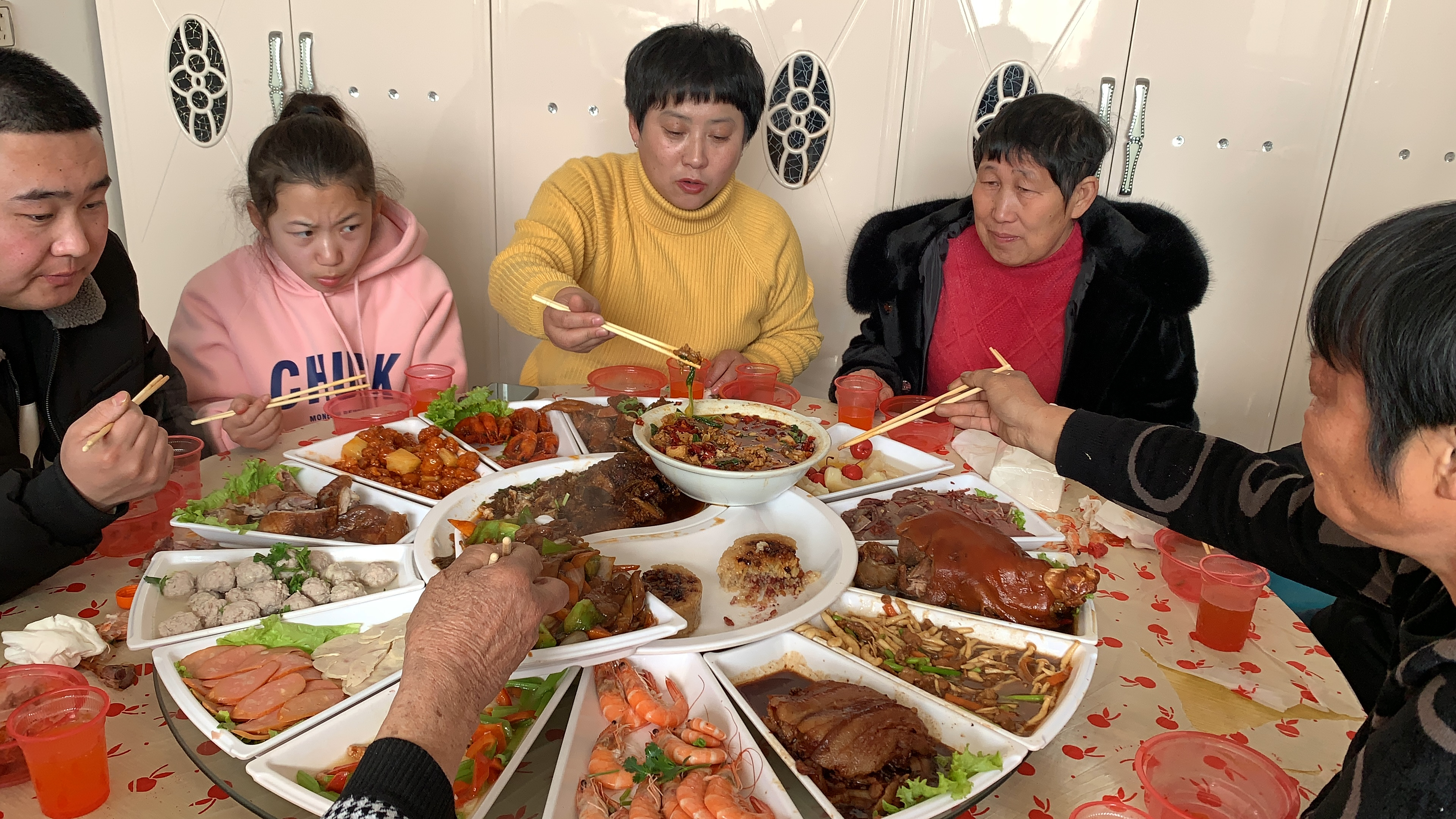 三姥姥73岁大寿,祝老人家福如东海,寿比南山,身体健康