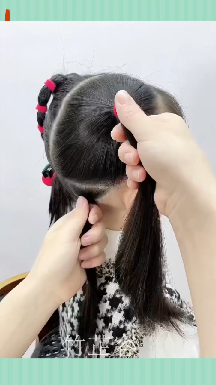 简单的双爱心发型,赶紧给小宝贝安排起来