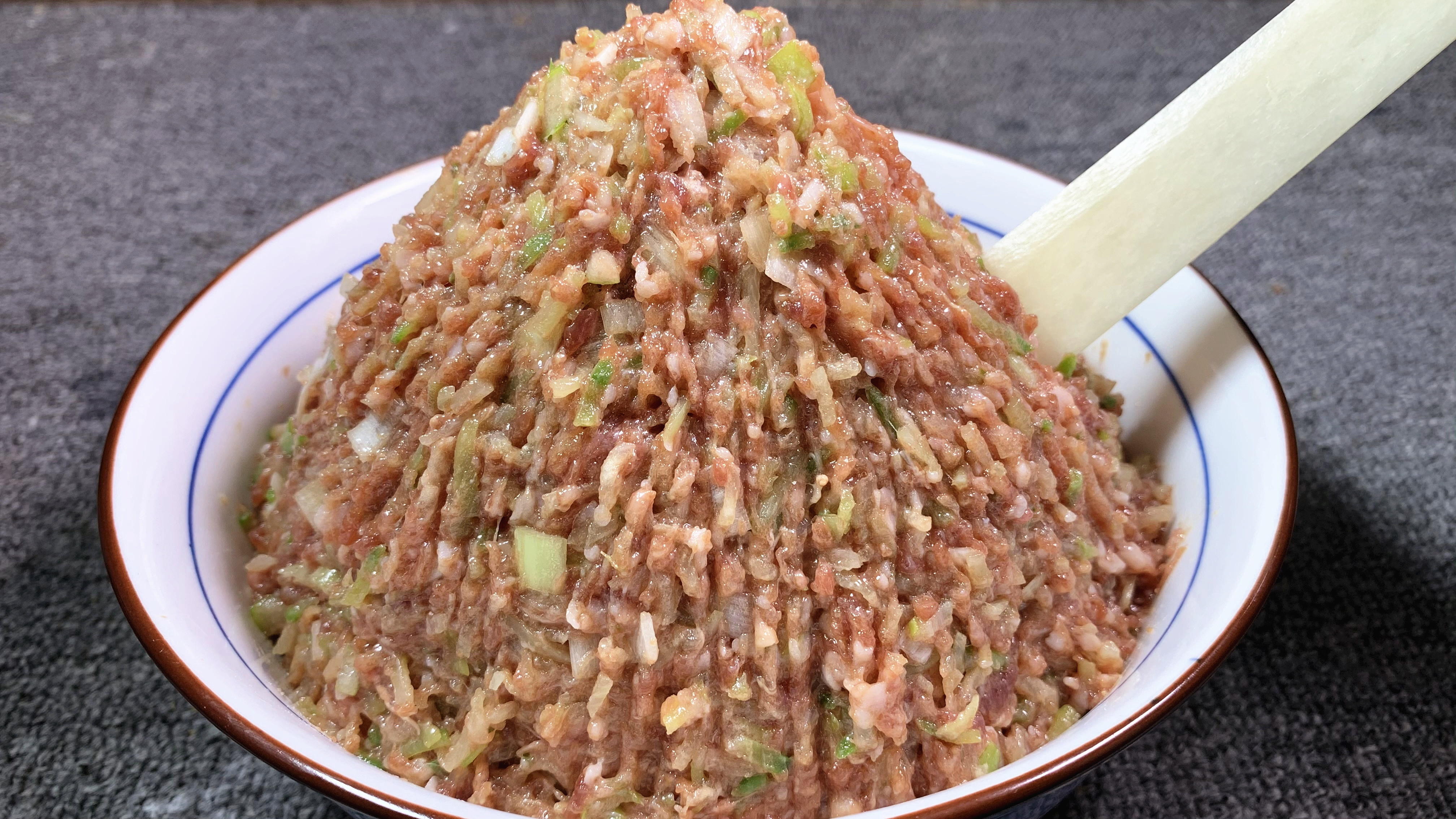 调萝卜饺子馅,直接用盐杀水就错了,教你饭店不外传的配方,真香