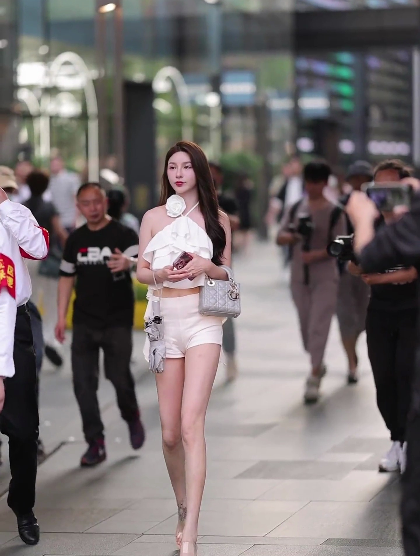 肤白貌美大长腿的女孩