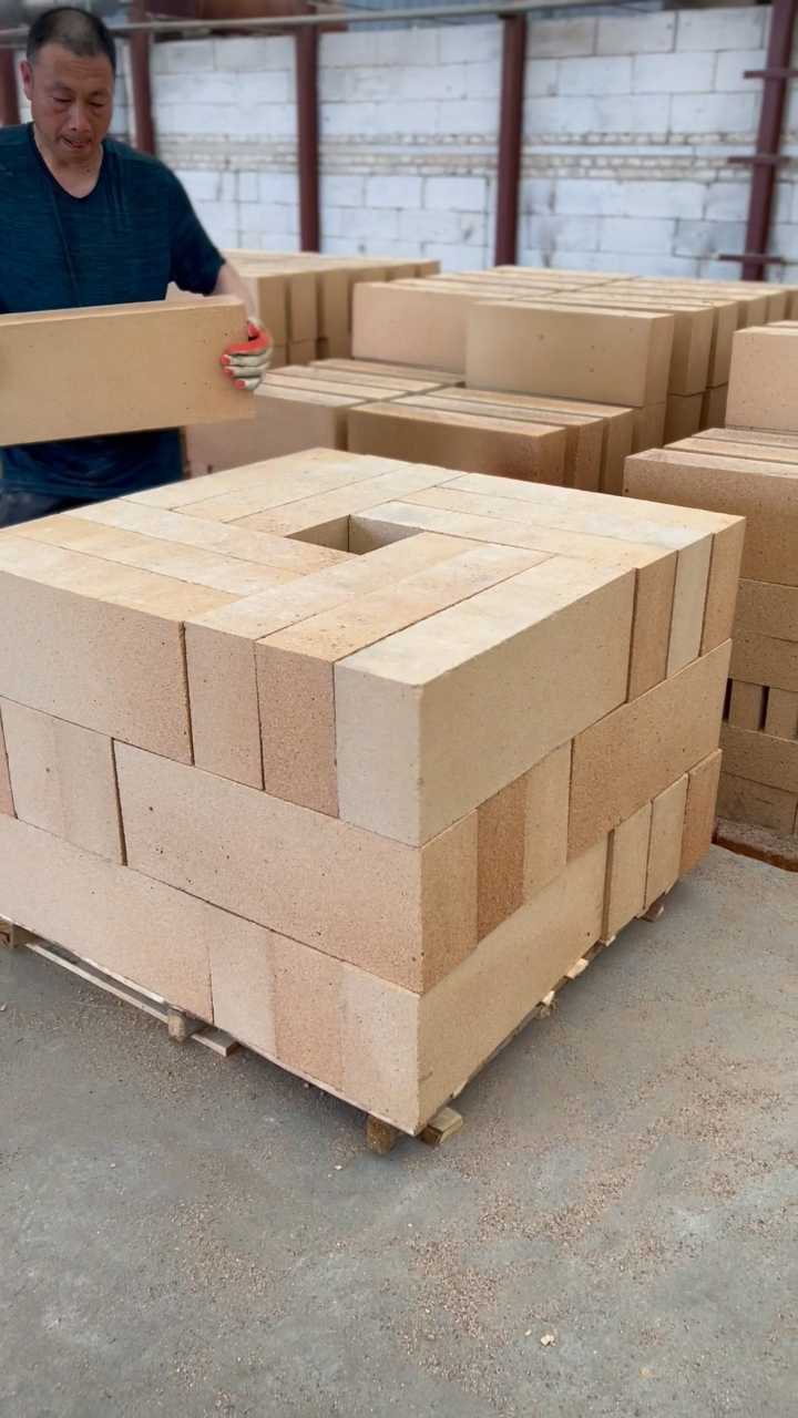 耐火砖托盘打包中