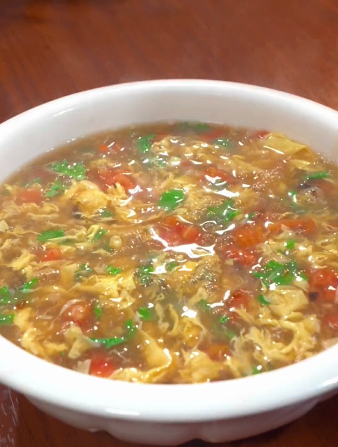 夏季必备的黑椒酸辣汤,喝上一口酸辣开胃,太过瘾了.酸辣汤