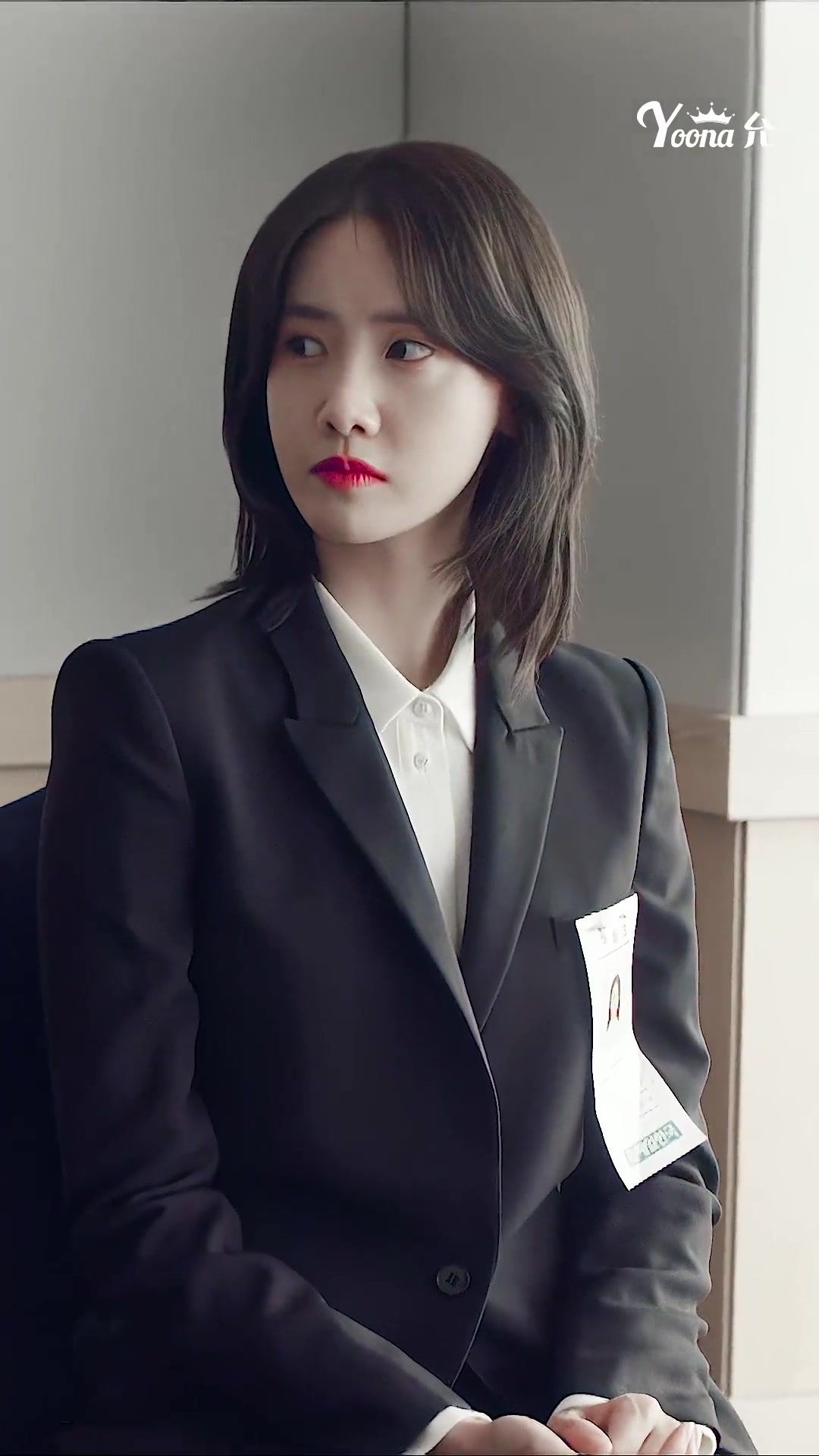 穿西装的 林允儿 又美又高级 神仙颜值 等来了雨却没等到你 等雨-度小