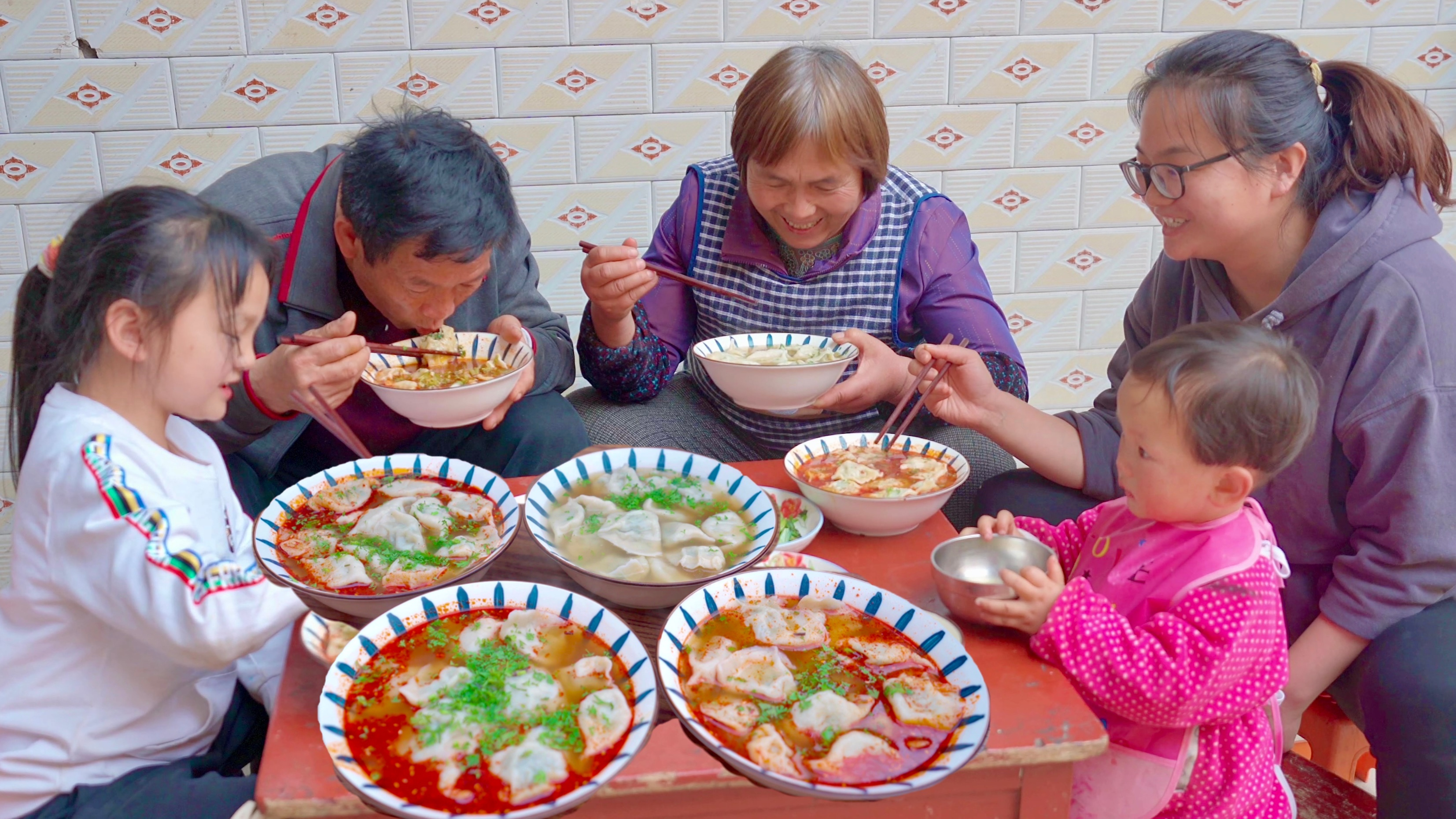 [图]摘一些苜蓿菜，吃一顿苜蓿大肉水饺，酸汤味的真香！