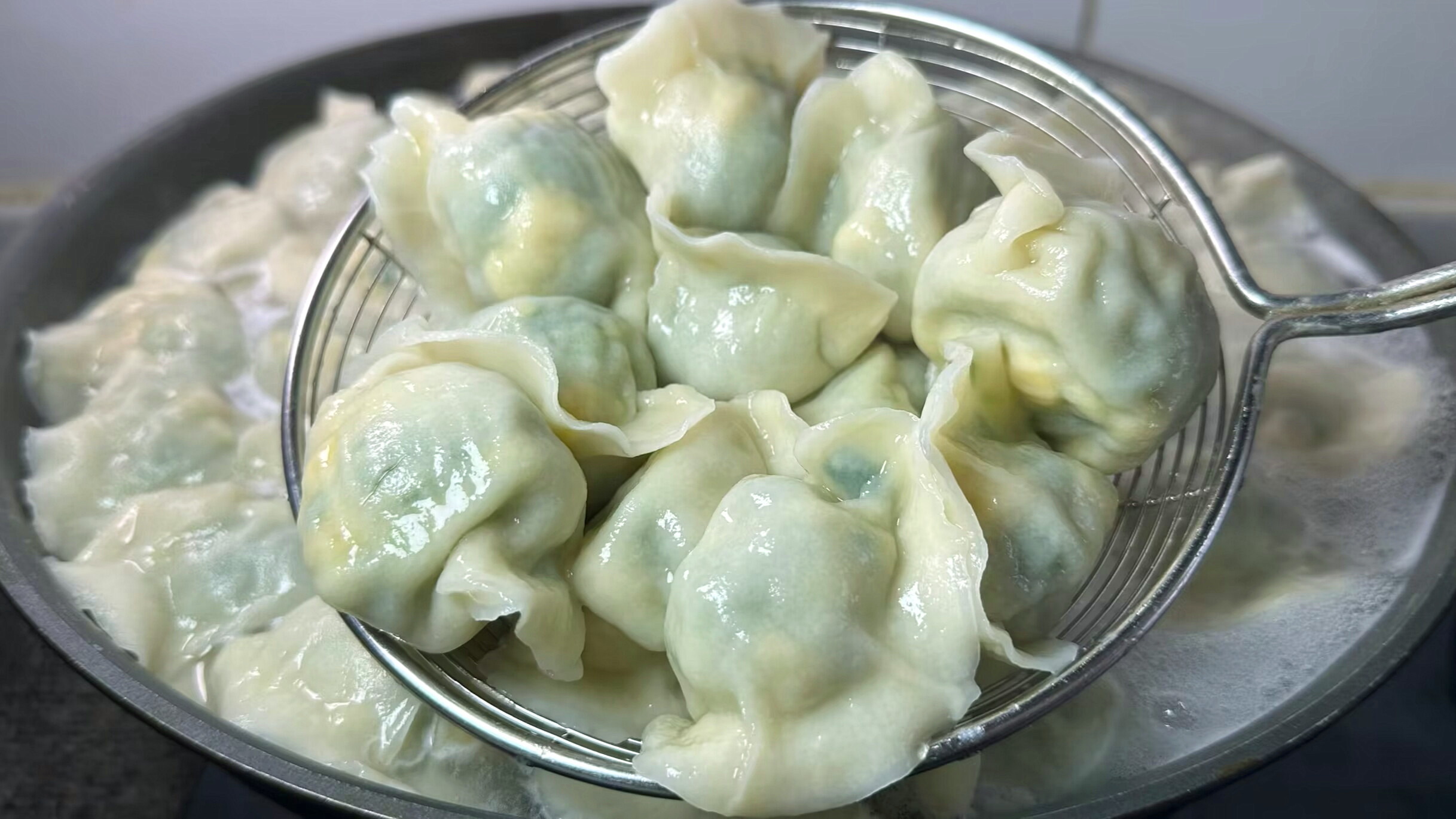 韭菜饺子好吃有诀窍,教你30年饺子馆不外传秘方,一口一个太香了