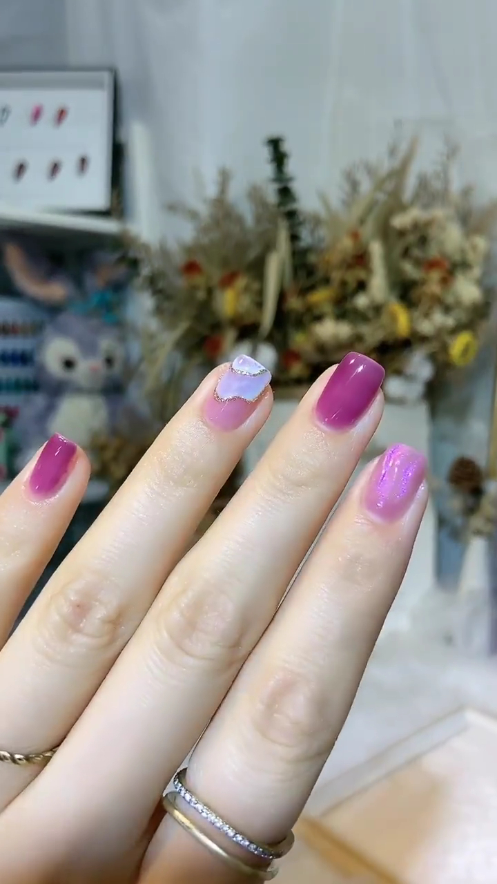 水晶紫山丘纹美甲