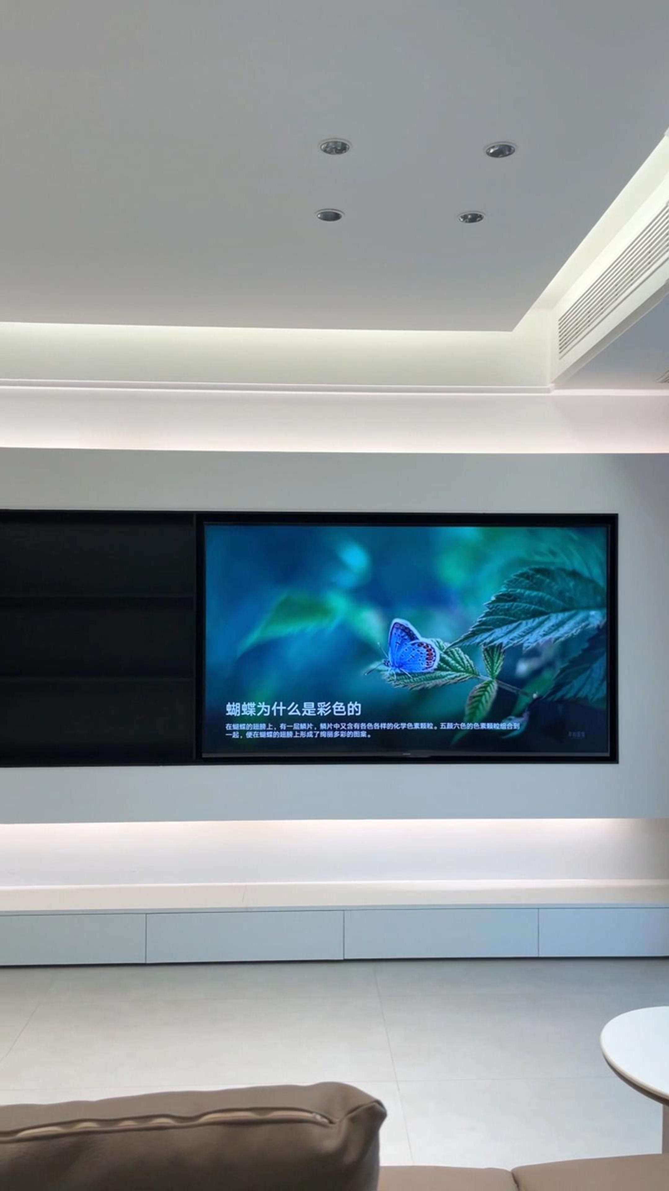 黑白极简风,悬空电视背景墙,电视内嵌,搭配灯带