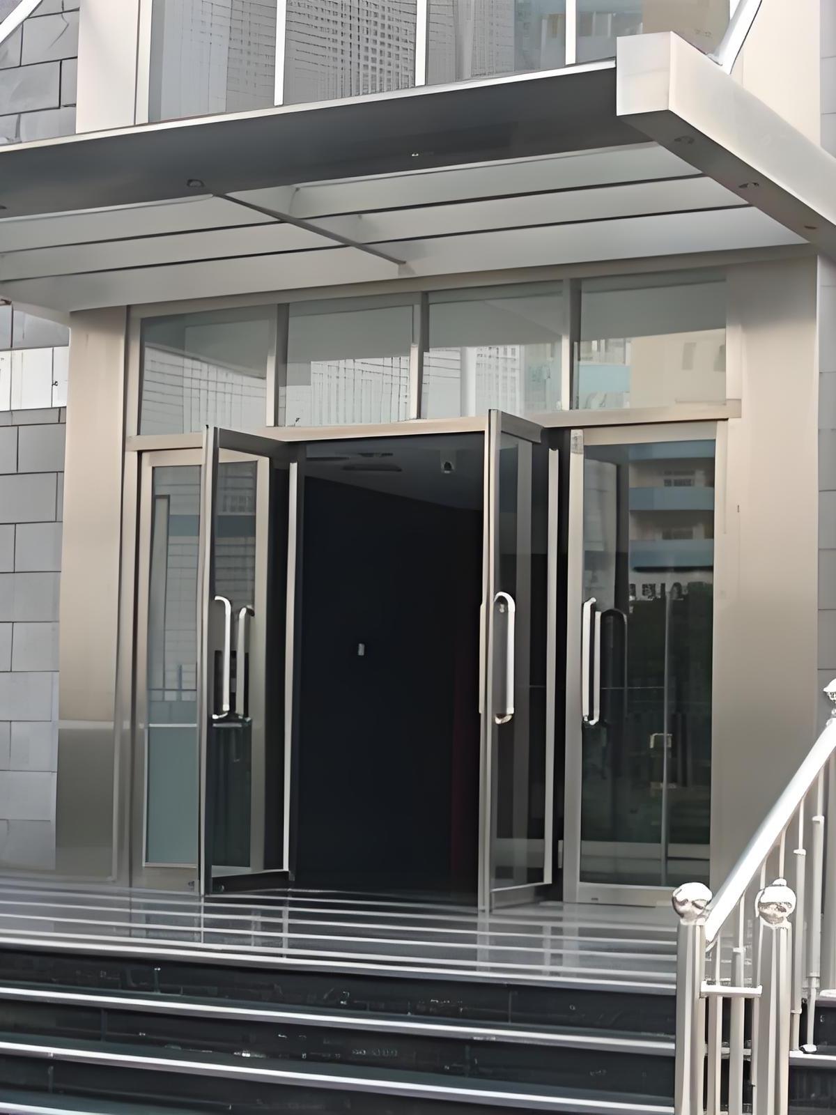 入户门外面对着单元门好不好?