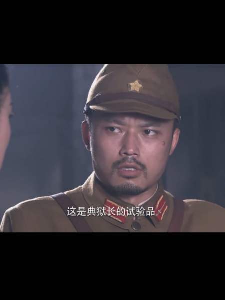 冲出月亮岛女护士帮小伙做检查发现他身体非常弱