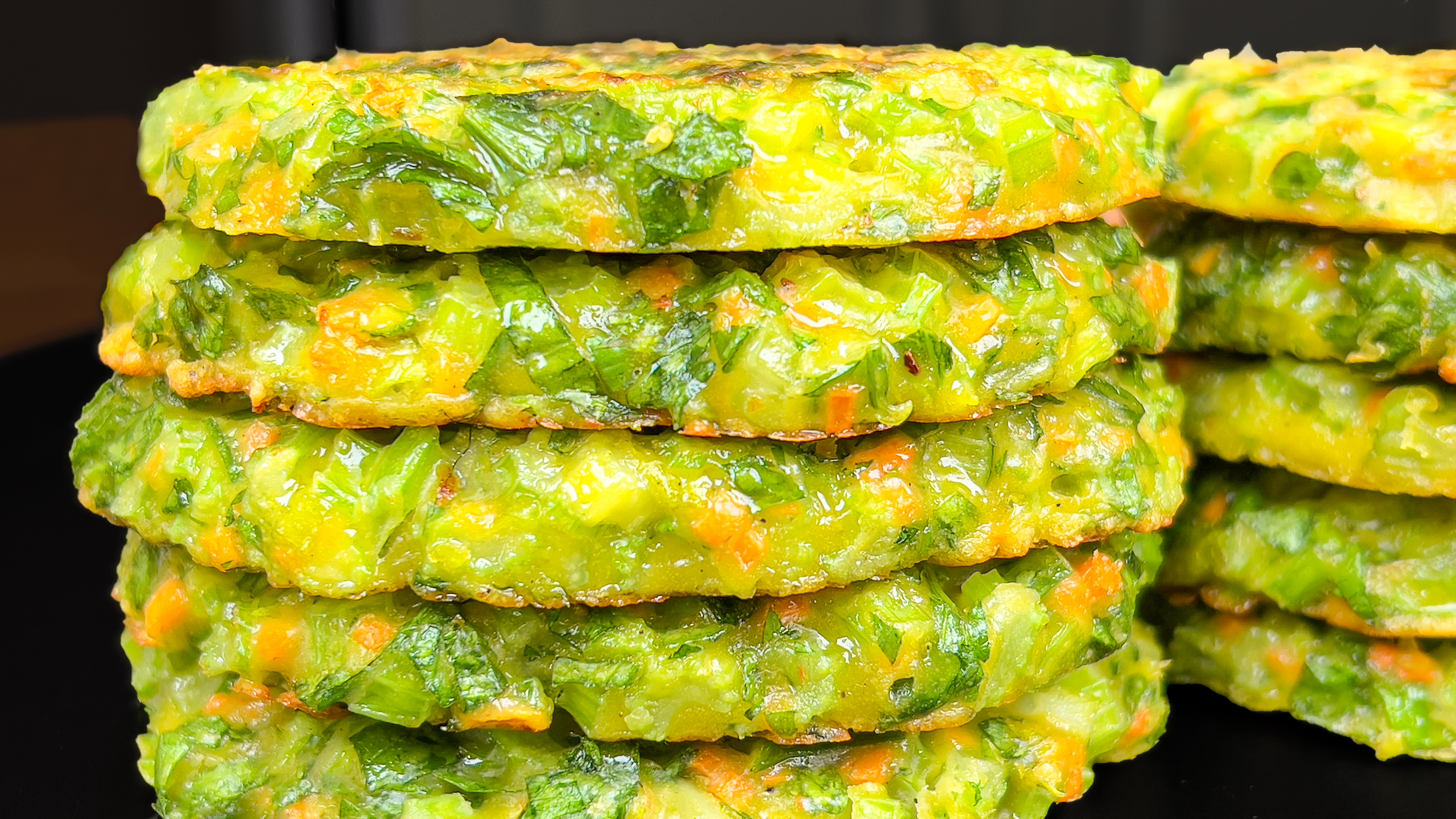 一把芹菜2个鸡蛋,手不沾面教你做10分钟早餐,简单营养又好吃