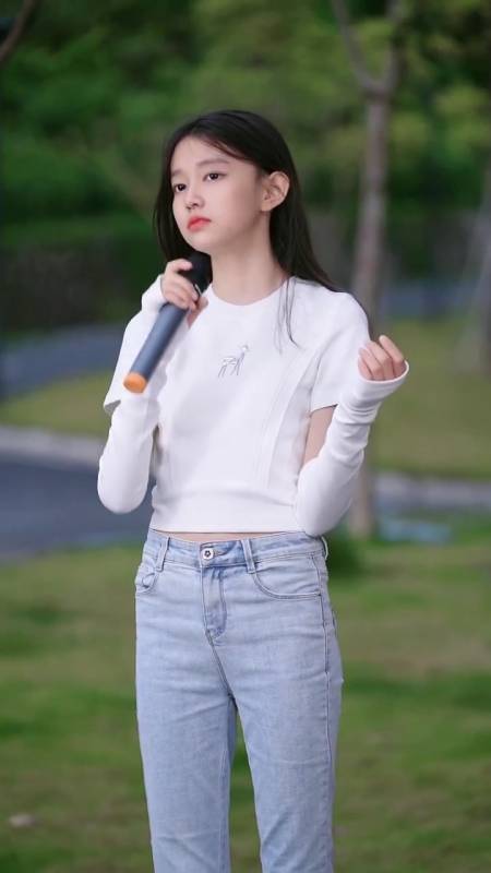 宋小睿唱歌是跑调了,还是故意这样唱的?听得我都开始迷茫了