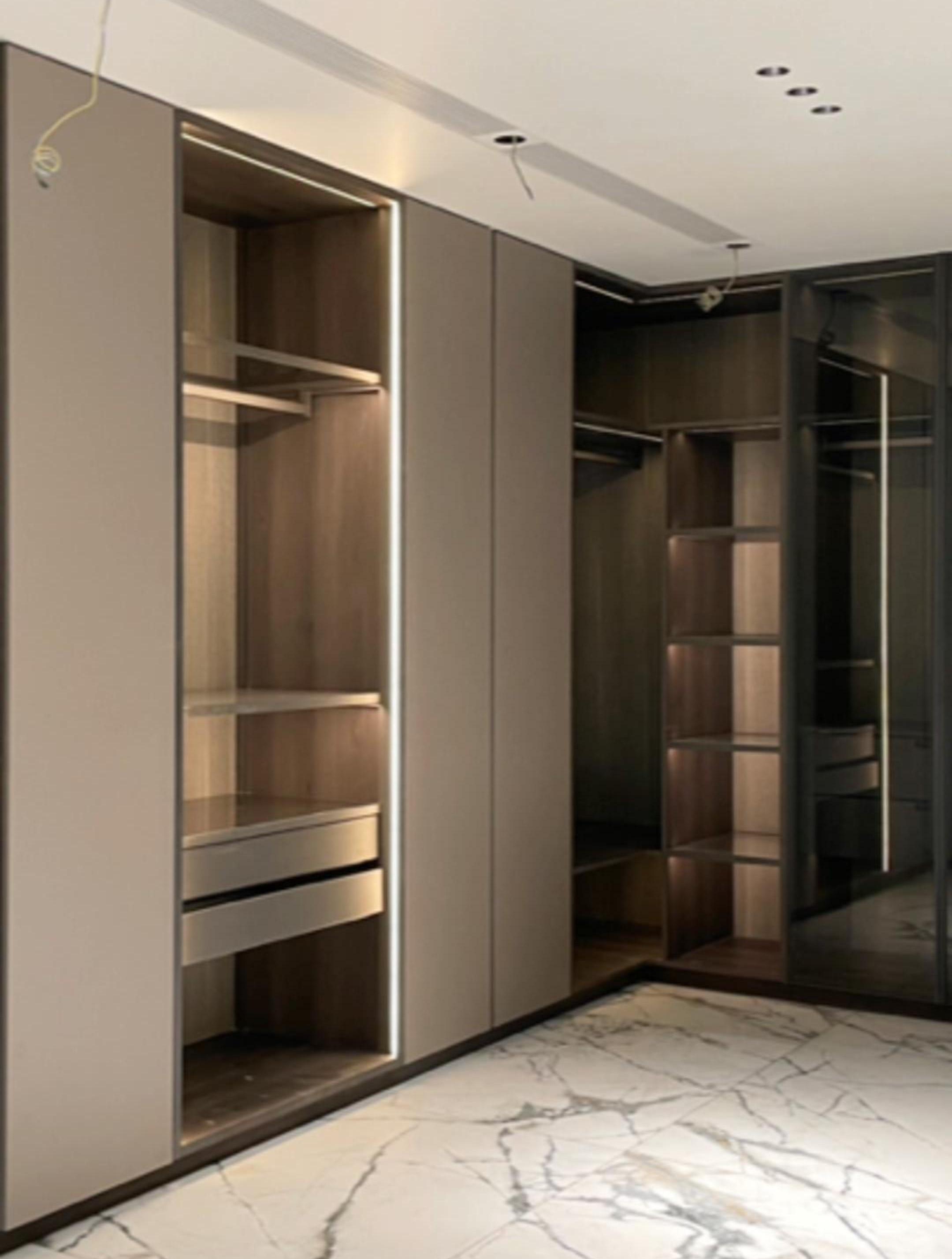 高颜值衣帽间,开放式衣帽间,融入玻璃金属灯光,意式极简高级
