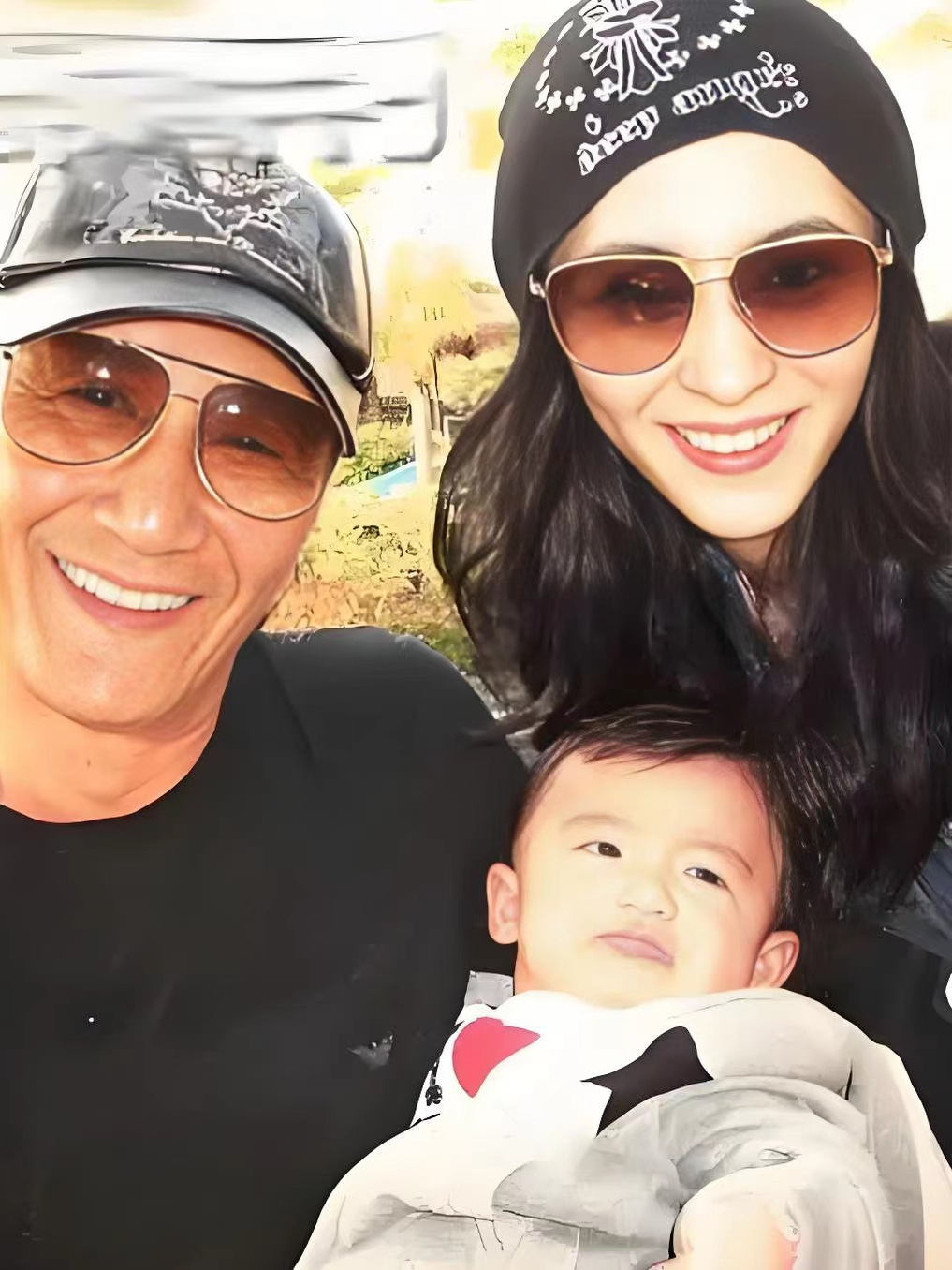 万万没想到谢贤张柏芝特殊关系遭曝光!可耻