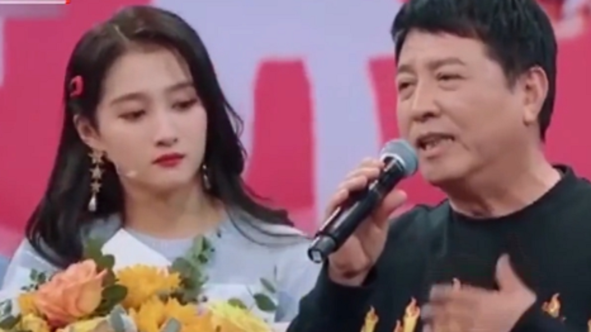 女神关晓彤为了缓解父亲“玻璃心”,开启自嘲模式,孝心丨影视