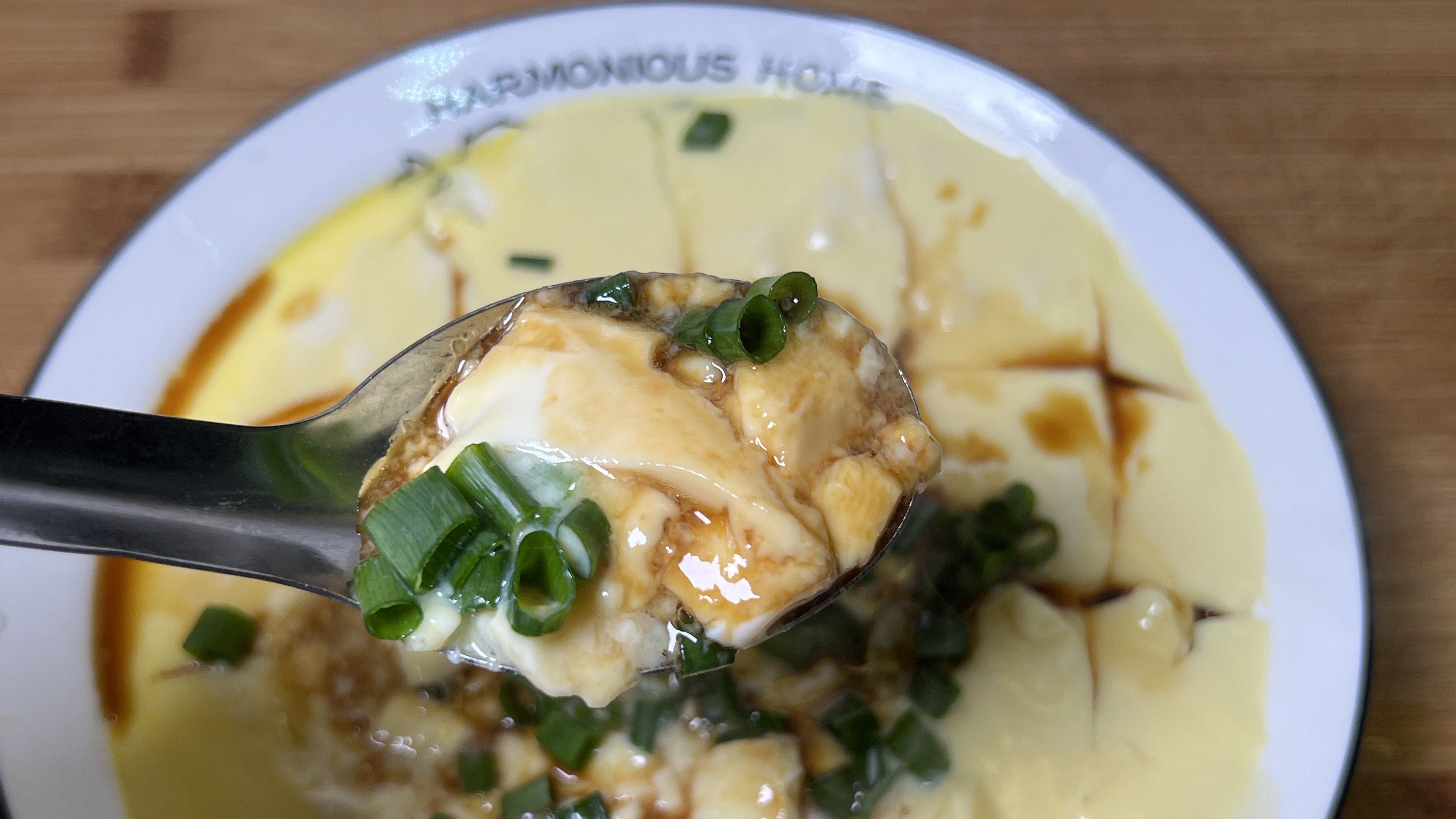 分享鸡蛋蒸豆腐的家常做法，入口滑嫩，鲜香味美，老少皆宜，好吃