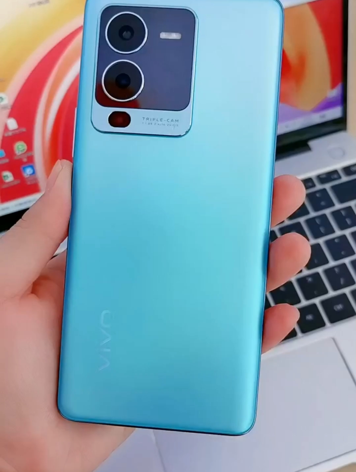vivos15pro5g手机,处理器天玑8100,88闪充60度曲面轻薄设计-度小视