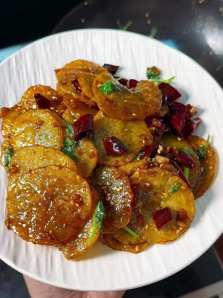 巨巨巨好吃的风味土豆片,焦香酥脆,酱香浓郁