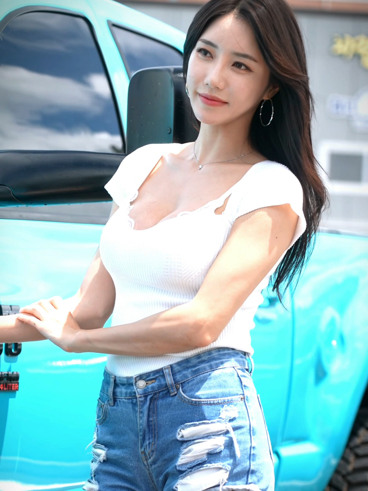 最美车模 林率雅(lim sola)